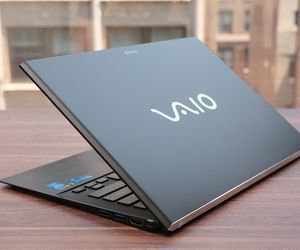 Specification of Lenovo IdeaPad Yoga 13 rival: Sony Vaio Pro 13 Touch Ultrabook SVP1321ACXS.
