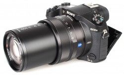 Specification of Canon PowerShot G7 X Mark II rival: Sony Cyber-shot DSC-RX10 II.