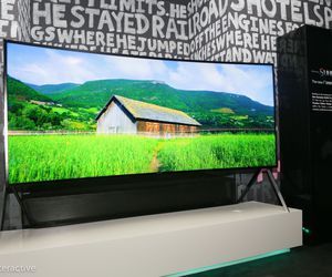 Samsung 105-inch bendable TV
