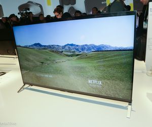 Sony XBR-65X900C price and images.