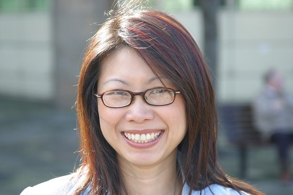 Canon EOS D60 specs and prices. Canon EOS D60 comparison with rivals.