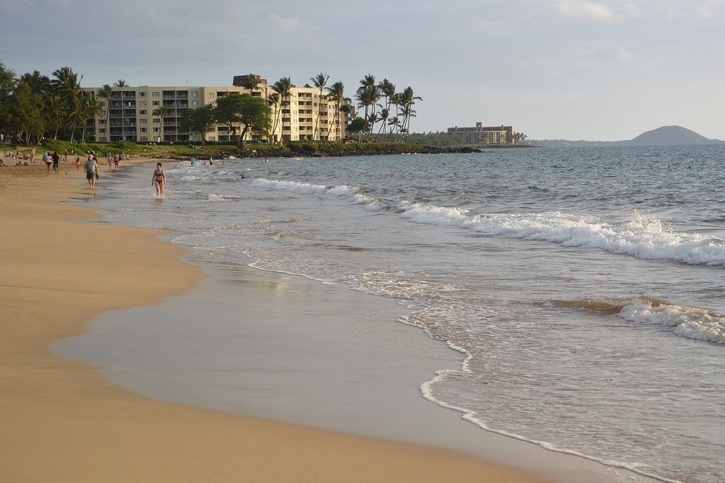 Nikon 1 J3 specs and prices. Nikon 1 J3 comparison with rivals.