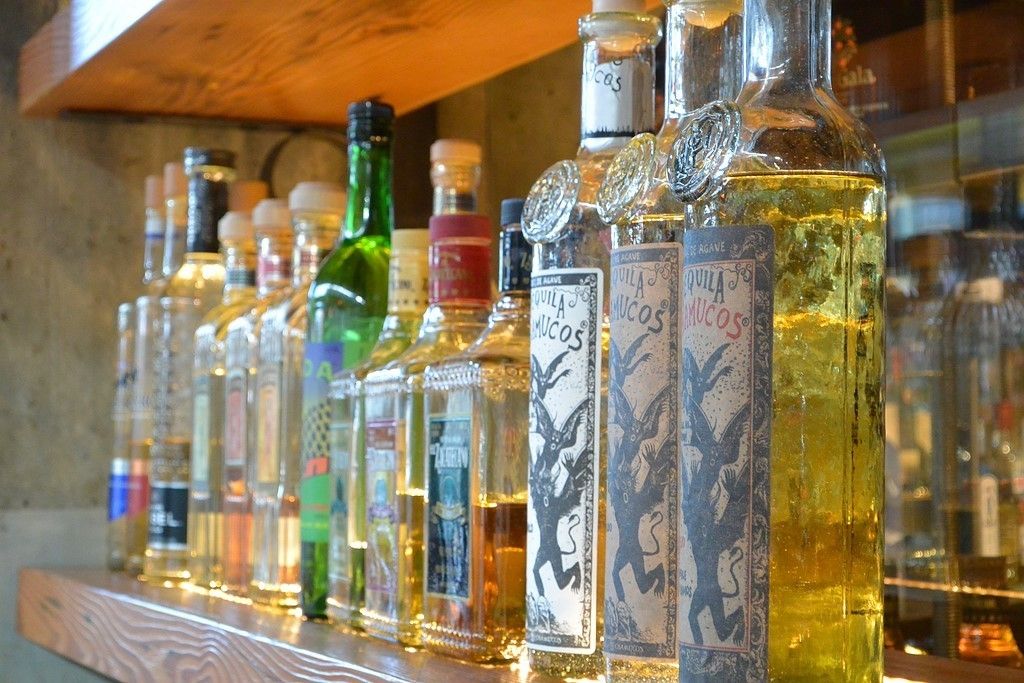 Nikon 1 J3 specs and prices. Nikon 1 J3 comparison with rivals.